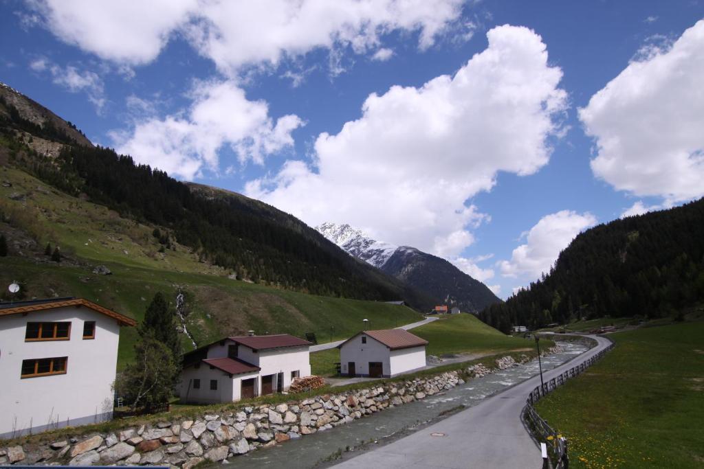 Landhaus Tschafein Galtuer Exterior photo